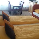 Hotel Am Ufer 2*
